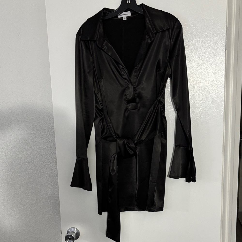 Elegant Black Satin Mini Dress with Flared Sleeves
